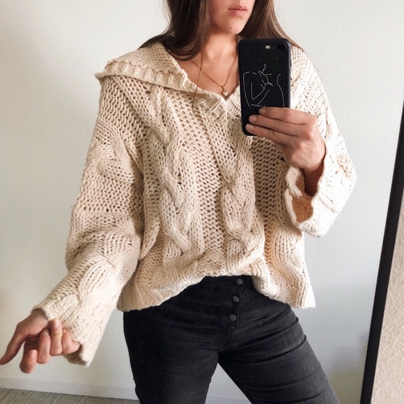 Last L — CABLE KNIT HOODED SWEATER - Picture 5 of 5